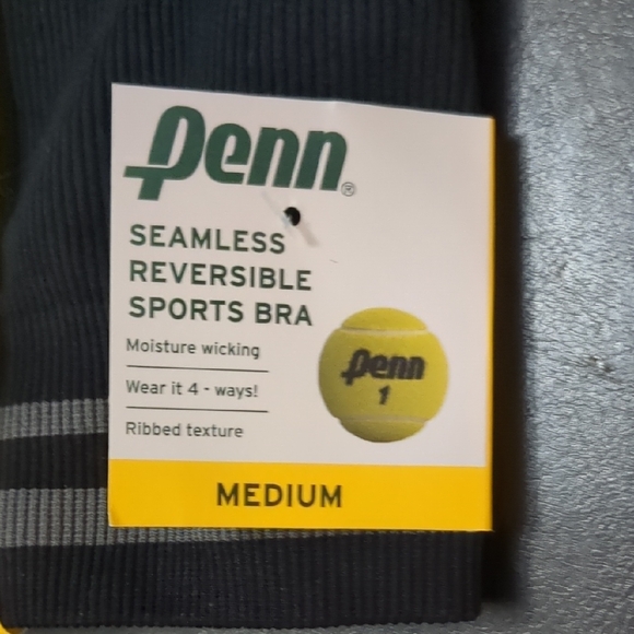 Women's Black Seamless Sports Bra - Picture 2 of 3